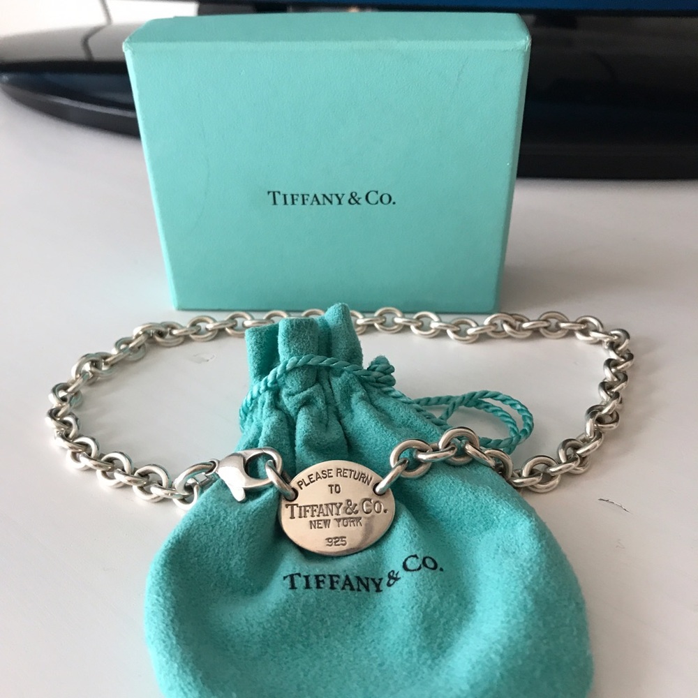 Tiffany & co return to Tiffany oval necklace
